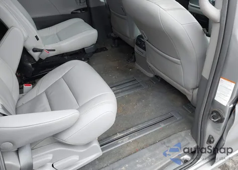 2018 Toyota Sienna Xle Premium 8 Passenger из США, поврежденный, VIN 5TDYZ3DC7JS950840